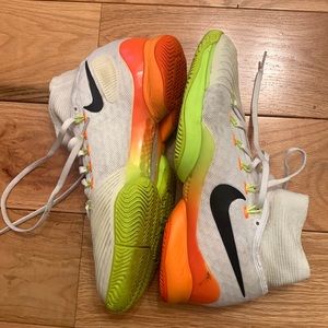 Nike tennis shoes